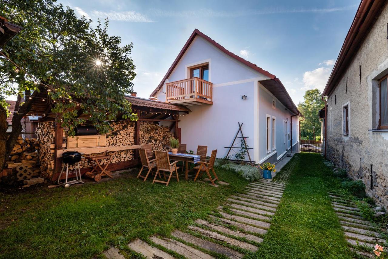 Villa Hybsky Dom Est 1905 à Hybe Extérieur photo