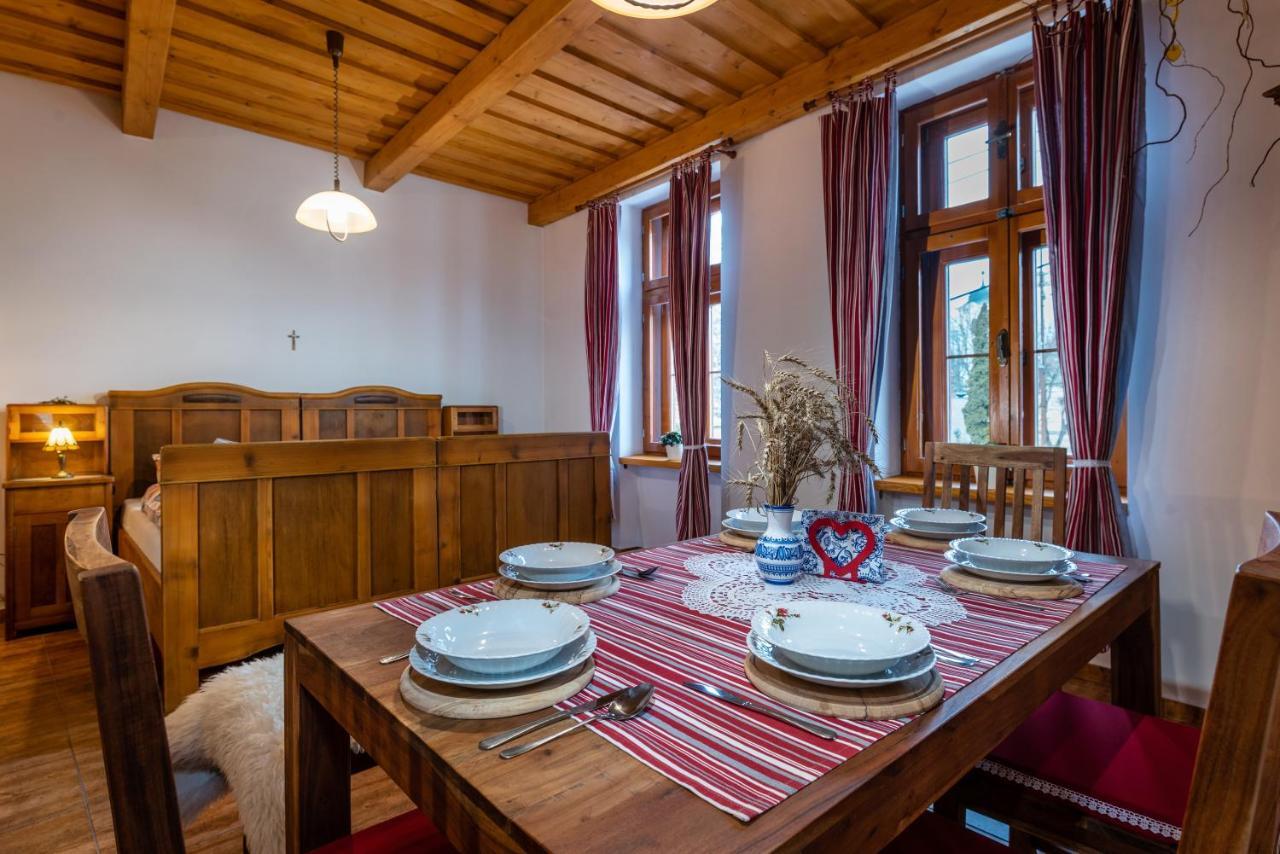 Villa Hybsky Dom Est 1905 à Hybe Extérieur photo